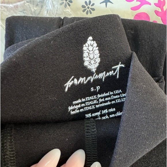 FREE PEOPLE MOVEMENT Running Through My Mind Blk/Noir Size SMALL - Picture 7 of 8